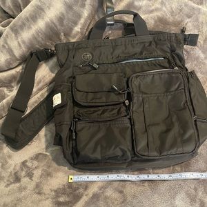 Unisex travel/commuter tote with crossbody strap